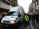 Погромы перекинулись на Швецию: в Гётеборге хулиганы напали на полицейских, те никого не задержали Погромы перекинулись на Швецию: в Гётеборге хулиганы напали на полицейских, те никого не задержали