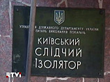 До этого Тимошенко предлагали помощь медиков СИЗО, но она от нее отказалась, заявив, что не доверит свое здоровье этим медикам До этого Тимошенко предлагали помощь медиков СИЗО, но она от нее отказалась, заявив, что не доверит свое здоровье этим медикам