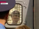 Она отметила, что "если в ближайшие часы к Тимошенко не допустят ее лечащего врача, это будет подтверждением того, что власти что-то скрывают, а болезнь Юлии Тимошенко не случайна Она отметила, что "если в ближайшие часы к Тимошенко не допустят ее лечащего врача, это будет подтверждением того, что власти что-то скрывают, а болезнь Юлии Тимошенко не случайна