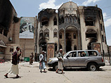 Президент Йемена был ранен 3 июня, когда неизвестные обстреляли мечеть рядом с президентским дворцом в Сане. По другим данным, в мечети была подорвана бомба