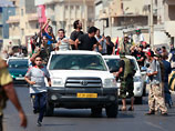 Бой вокруг резиденции Каддафи не стихает много часов. СМИ: премьер-министр сбежал в Тунис