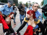 Активистки движения FEMEN, июль 2011 года