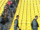 За порядком во время матча "Спартак" - ЦСКА будут следить три тысячи полицейских За порядком во время матча "Спартак" - ЦСКА будут следить три тысячи полицейских