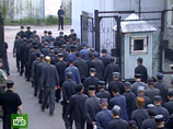 Темы, на которые будет писать Ходорковский в газете, не сообщаются, однако первый материал опальный олигарх посвятил "тюремным людям", которые в разное время его отсидки оказывались с ним за решеткой Темы, на которые будет писать Ходорковский в газете, не сообщаются, однако первый материал опальный олигарх посвятил "тюремным людям", которые в разное время его отсидки оказывались с ним за решеткой