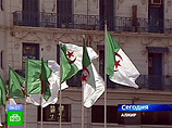 Министерство иностранных дел Алжира в минувший понедельник заявило, что супруга ливийского лидера Сафия Фаркаш, двое его сыновей Мухаммед и Ганнибал, а также Аиша находятся в Алжире