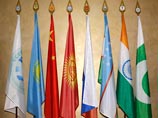Президент Белоруссии Александр Лукашенко предложил Организации договора о коллективной безопасности (ОДКБ), в которую, помимо Белоруссии и РФ, входят Киргизия, Таджикистан, Казахстан, Узбекистан и Армения, использовать войска ОДКБ для подавления революций
