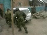 Около 5 часов утра сотрудники ФСБ и МВД в одном из частных домов на улице Шукова в Баксане обнаружили и блокировали группу боевиков