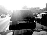 Глава московской полиции отстранил гаишника, который не узнал в лихаче на Range Rover Никиту Михалкова (ВИДЕО) Глава московской полиции отстранил гаишника, который не узнал в лихаче на Range Rover Никиту Михалкова (ВИДЕО)