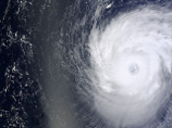 Ураган "Катя" в Атлантическом океане становится все слабее и уходит от побережья США: он снизился с 3 до 2 категории опасности по шкале Саффира-Симпсона