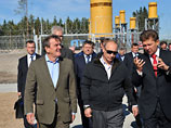 Комментаируя запуск первой нитки "Северного потока", иностранные издания не скупятся на эпитеты: "Газпром" обезопасил себя от "козней" страны-транзитера, и если проект "Южного потока" также не блеф, Украина и вовсе окажется "в клещах"