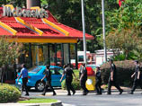 Посетители ресторана быстрого питания McDonald's в американском штате Джорджия отравились парами ядовитого вещества в туалете Посетители ресторана быстрого питания McDonald's в американском штате Джорджия отравились парами ядовитого вещества в туалете