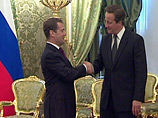Президент РФ Дмитрий Медведев встретил британского премьер-министр Дэвида Кэмерона в Кремле и выразил надежду на то, что встреча будет продуктивной и затронет все аспекты двустороннего и международного сотрудничества обеих стран