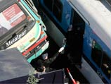 По словам очевидцев, трагедия произошла, когда пассажирский автобус выехал на железнодорожные пути при опущенном шлагбауме По словам очевидцев, трагедия произошла, когда пассажирский автобус выехал на железнодорожные пути при опущенном шлагбауме