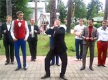 В Кремле не понимают, зачем из КВН вырезали пародию на танцы президента В Кремле не понимают, зачем из КВН вырезали пародию на танцы президента