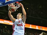 Сборная России в четверг продлила свою впечатляющую победную серию на чемпионата Европы по баскетболу до девяти матчей, обыграв в четвертьфинале турнира сборную Сербии со счетом 77:67