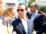 Итальянская прокуратура обвинила "Пчеломатку" и еще семерых сутенеров в поставках проституток для Берлускони