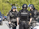 После того, как норвежской разведке стало известно, что ранее имевший судимость 30-летний мужчина приобрел автоматическое оружие и взрывчатку накануне приезда Вестергаарда, 74-летний художник прервал свою поездку и вернулся в Данию