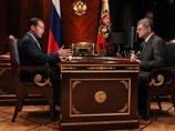 Медведев изругал "ворюг", наживающихся на ЖКХ, и велел Генпрокуратуре расследовать дела