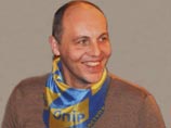 Украинский министр получил от студентки с букетом хризантем "удар братьев Кличко" Украинский министр получил от студентки с букетом хризантем "удар братьев Кличко"