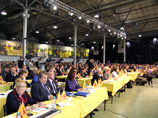 Более 400 делегатов начали обсуждение предвыборной программы партии