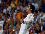 Три гола Криштиану Роналду способствовали уверенной победе мадридского "Реала" над "Райо Вальекано" в домашнем матче шестого тура чемпионата Испании