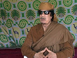 Восемь представителей семьи Каддафи, среди которых его супруга и дочь Аиша, улетели из Алжира в Каир еще в минувшую субботу регулярным рейсом компании Egyptair