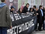 На Триумфальной площади задержаны 25 митингующих против выборов без оппозиции На Триумфальной площади задержаны 25 митингующих против выборов без оппозиции