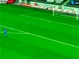 Норвежский футболист забил головой со своей половины поля (ВИДЕО)
