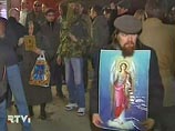 Напомним, что российские власти традиционно запрещают проводить гей-парады в городах. В этом чиновников поддерживает церковь, которая считает гомосексуализм "греховным повреждением человеческой природы" Напомним, что российские власти традиционно запрещают проводить гей-парады в городах. В этом чиновников поддерживает церковь, которая считает гомосексуализм "греховным повреждением человеческой природы"