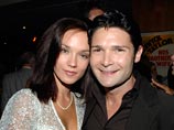 Звезда Playboy требует 300 долларов алиментов с актера Кори Фельдмана Звезда Playboy требует 300 долларов алиментов с актера Кори Фельдмана