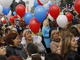 Власти РФ хвалятся небывалым демографическим успехом, а эксперты пугают: от "ямы" не спасут даже мигранты