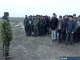 Ранее серьезный общественный резонанс вызвали сообщения о том, что жителей Чечни негласно "освободили" от службы в российской армии: призывать новобранцев призывают, но непосредственно на службу никто из них не направляется