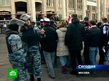 Полиция усиливает меры безопасности в "Лужниках" Полиция усиливает меры безопасности в "Лужниках"