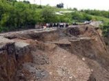 На участок дороги Армения-Грузия обвалилась скала: есть пострадавшие На участок дороги Армения-Грузия обвалилась скала: есть пострадавшие