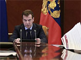 Накануне президент Дмитрий Медведев отправил в отставку последнего из трех генералов, чей уход пресса предсказывала еще минувшим летом, уверяя, что эти военачальники вступили в конфликт с армейским руководством из-за недовольства военной реформой