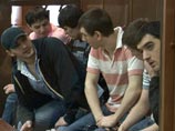 Другие подсудимые 20-летние Акай Акаев, Артур Арсибиев и Нариман Исмаилов, а также 21-летний Рамазан Утарбиев и 19-летний Хасан Ибрагимов обвиняются в хулиганстве и умышленном причинении легкого вреда здоровью Другие подсудимые 20-летние Акай Акаев, Артур Арсибиев и Нариман Исмаилов, а также 21-летний Рамазан Утарбиев и 19-летний Хасан Ибрагимов обвиняются в хулиганстве и умышленном причинении легкого вреда здоровью