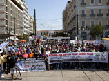 В Афинах участники демонстрации закидали полицейских камнями, те ответили слезоточивым газом