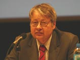 Политологу Шредеру вновь разрешили въезд в Россию, но не извинились за ночь в камере с мигрантами Политологу Шредеру вновь разрешили въезд в Россию, но не извинились за ночь в камере с мигрантами