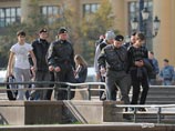 В центре Москвы усилены меры безопасности, задержана сотня "фанатов"