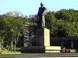 Президент начал день с торжественной церемонии возложения венков к Мемориалу славы в честь погибших в ВОВ Президент начал день с торжественной церемонии возложения венков к Мемориалу славы в честь погибших в ВОВ