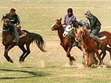 Киргизские всадники подожгли и разгромили лагерь иностранных золотодобытчиков