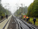 На важнейшей железнодорожной артерии Германии - линии Берлин-Гамбург - в понедельник было нарушено сообщение