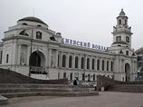 На Киевском вокзале Москвы полицейские избили дубинкой иностранца, требуя взять в руки пакет с наркотиками На Киевском вокзале Москвы полицейские избили дубинкой иностранца, требуя взять в руки пакет с наркотиками
