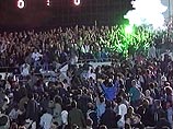 В Москве во время телетрансляции на большом экране стадиона "Динамо" матча Россия- Швейцария возникла потасовка В Москве во время телетрансляции на большом экране стадиона "Динамо" матча Россия- Швейцария возникла потасовка