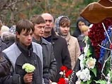Поминальным богослужением в Успенском соборе Ярославля начались в воскресенье мероприятия, посвященные памяти хоккеистов ярославского "Локомотива", сорок дней назад погибших в авиакатастрофе возле поселка Туношна Поминальным богослужением в Успенском соборе Ярославля начались в воскресенье мероприятия, посвященные памяти хоккеистов ярославского "Локомотива", сорок дней назад погибших в авиакатастрофе возле поселка Туношна