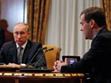 По его мнению, лобби "охранителей и стабилизаторов" оказалось сильнее и многочисленнее группы "прогрессистов", которая поддерживает Медведева