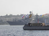 СМИ: Сердюкову из-за ультиматума Киева не удалось подписать cоглашение о замене кораблей ЧФ