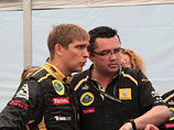 Команда Lotus Renault не намерена отказываться от услуг Виталия Петрова