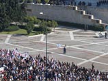 Греческие бунтовщики уже не штурмуют парламент, где депутаты "закручивают гайки" Греческие бунтовщики уже не штурмуют парламент, где депутаты "закручивают гайки"
