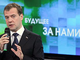 Медведев пообщался со "стерильными" студентами журфака - остальных к нему не пустили, а некоторых задержали за неудобные вопросы